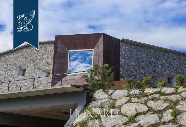 Image No.40-5 Bed Farmhouse for sale