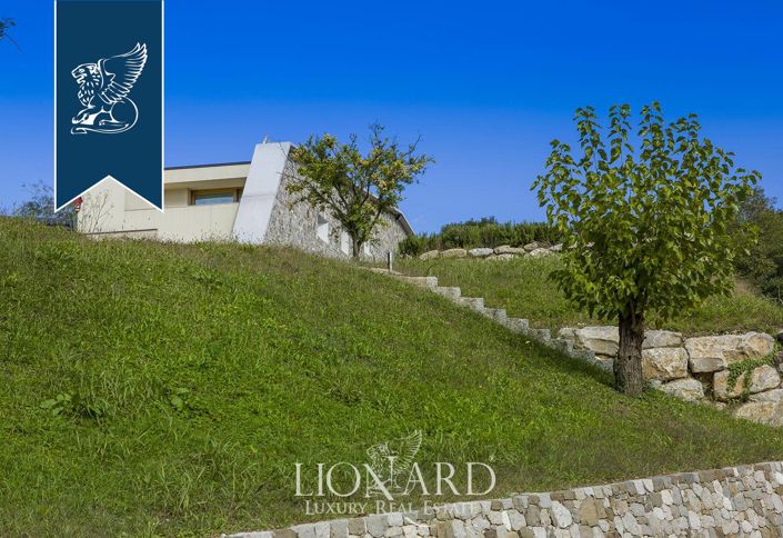 Image No.41-5 Bed Farmhouse for sale