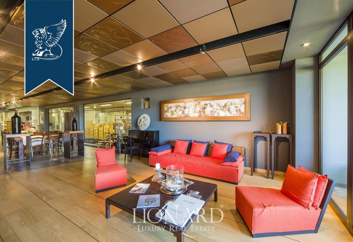 Image No.55-5 Bed Farmhouse for sale