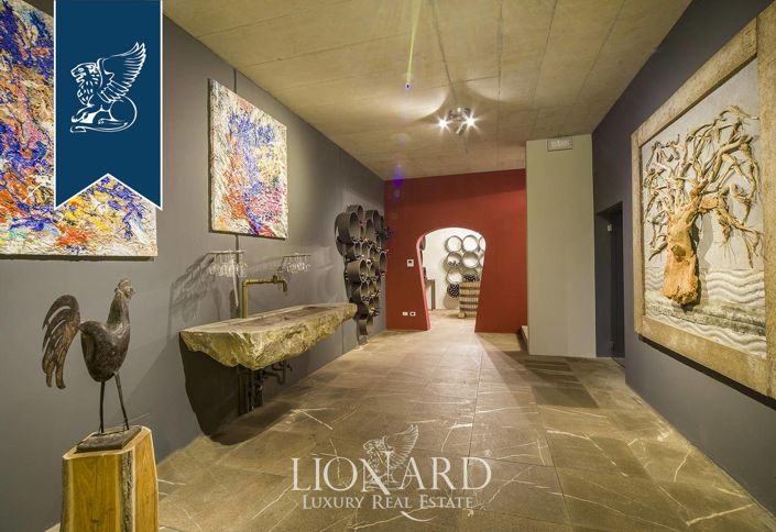 Image No.59-5 Bed Farmhouse for sale