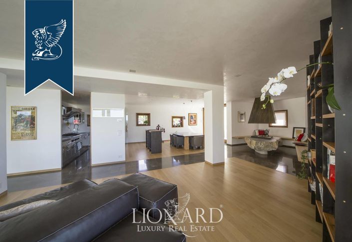 Image No.62-5 Bed Farmhouse for sale