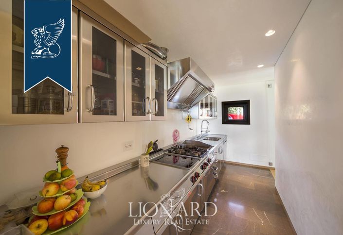 Image No.65-5 Bed Farmhouse for sale