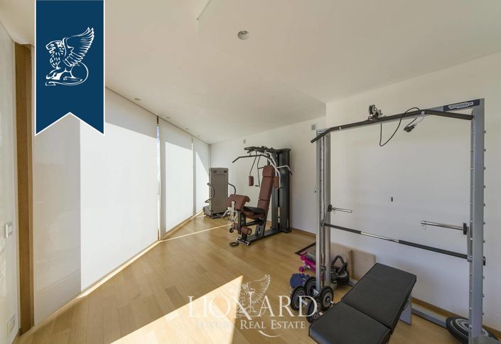 Image No.67-5 Bed Farmhouse for sale