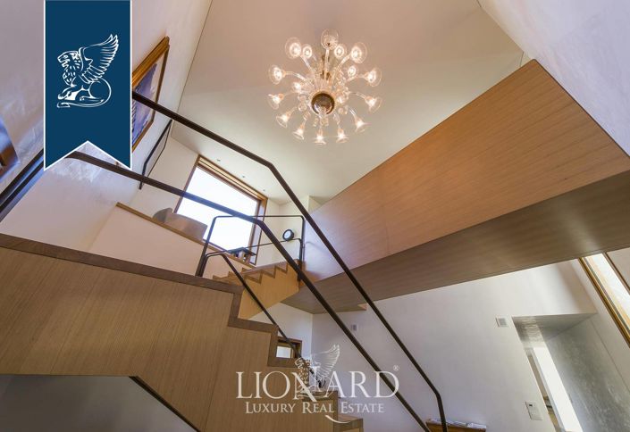 Image No.70-5 Bed Farmhouse for sale