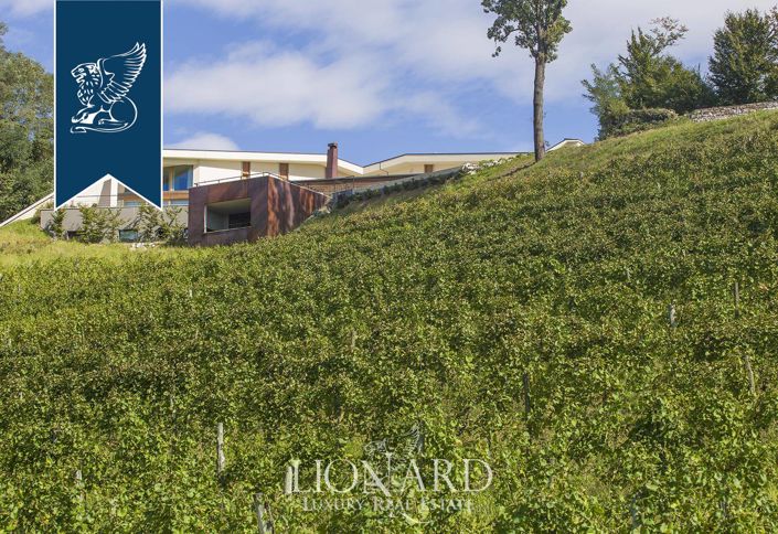 Image No.71-5 Bed Farmhouse for sale