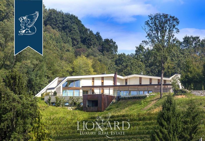 Image No.72-5 Bed Farmhouse for sale