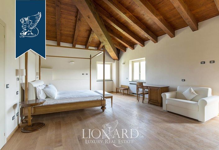 Image No.20-Villa de 16 chambres à vendre à la Spezia