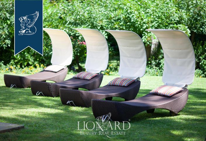 Image No.20-10 Bed Villa for sale