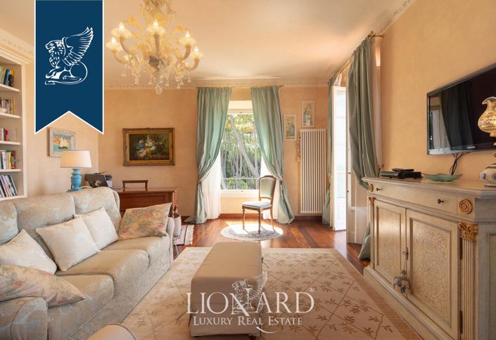 Image No.51-10 Bed Villa for sale