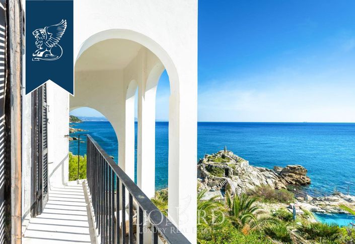 Image No.11-7 Bed Villa for sale