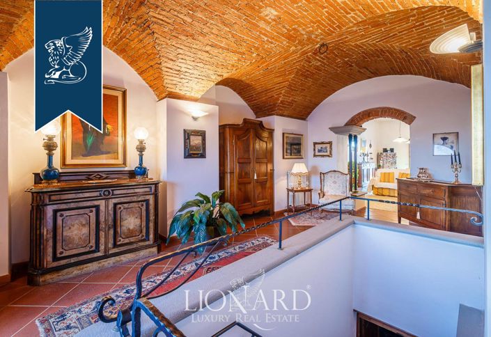 Image No.28-8 Bed Apartment for sale