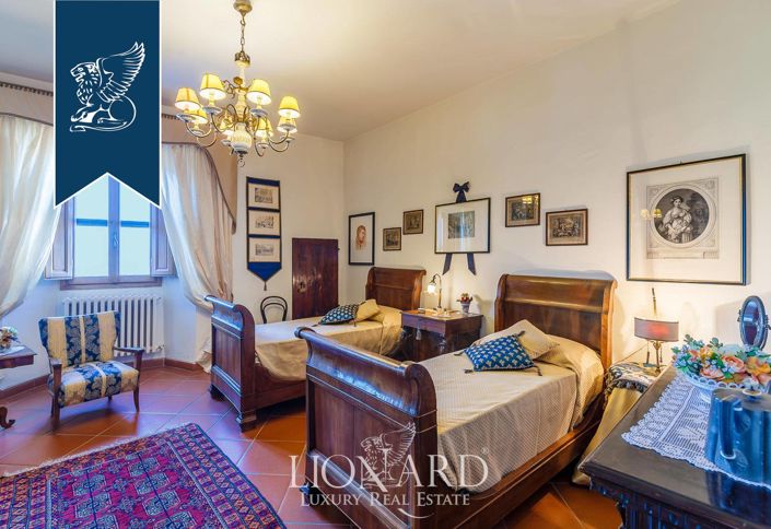 Image No.42-8 Bed Apartment for sale