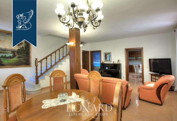 Image No.12-5 Bed Farmhouse for sale