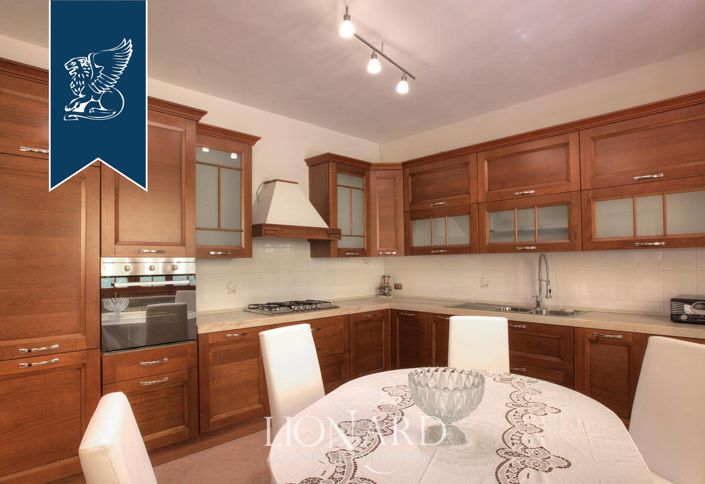 Image No.30-5 Bed Farmhouse for sale