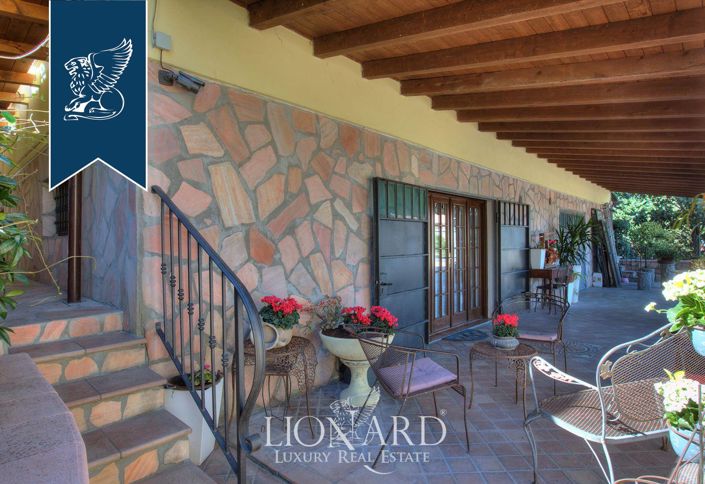 Image No.5-5 Bed Farmhouse for sale