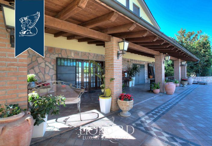 Image No.6-5 Bed Farmhouse for sale