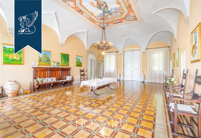 Image No.46-Ferme de 30 chambres à vendre à Lucca