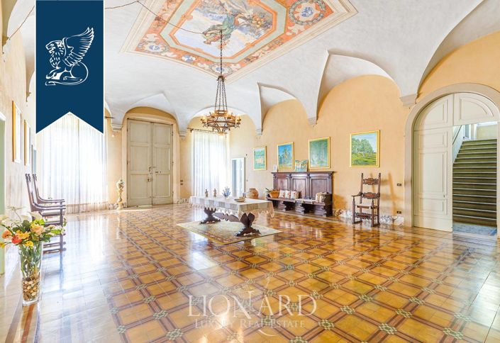 Image No.49-Ferme de 30 chambres à vendre à Lucca