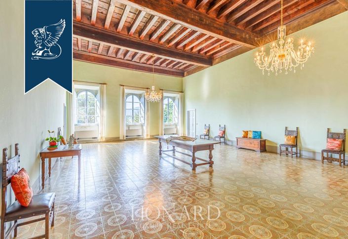 Image No.55-Ferme de 30 chambres à vendre à Lucca