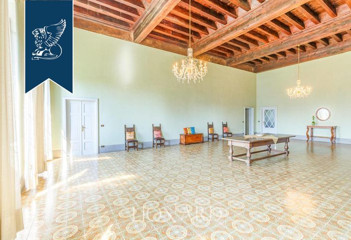 Image No.57-Ferme de 30 chambres à vendre à Lucca