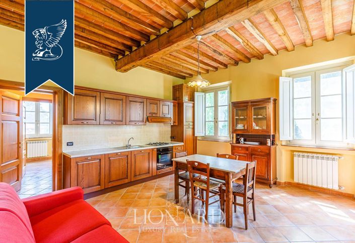 Image No.66-Ferme de 30 chambres à vendre à Lucca