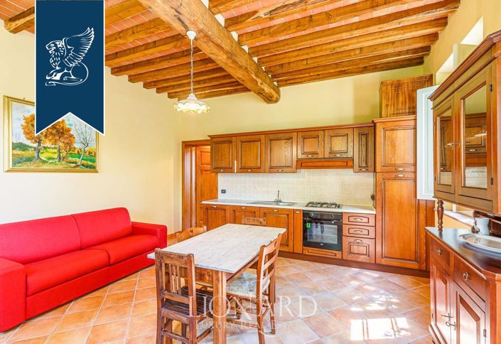 Image No.68-Ferme de 30 chambres à vendre à Lucca