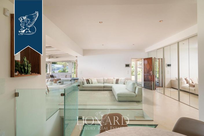 Image No.9-5 Bed Villa for sale