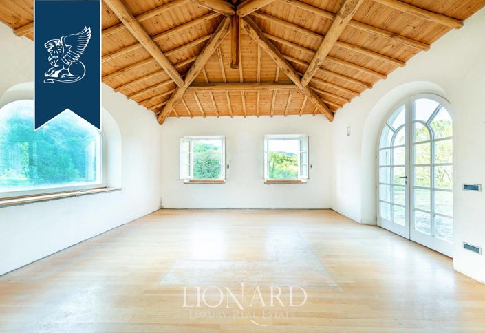 Image No.25-5 Bed Villa for sale