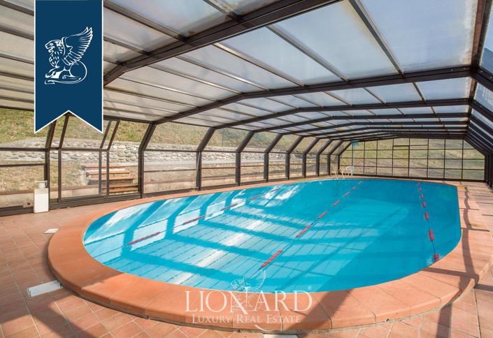 Image No.11-9 Bed Villa for sale