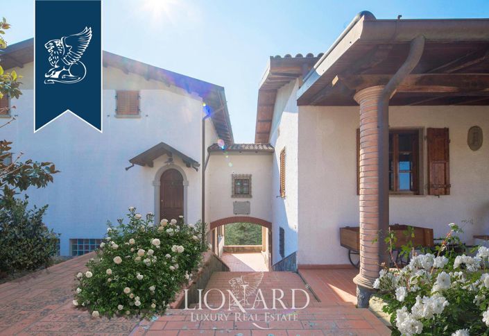 Image No.7-9 Bed Villa for sale