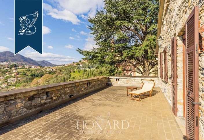 Image No.32-6 Bed Property for sale