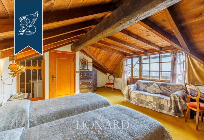 Image No.63-6 Bed Property for sale