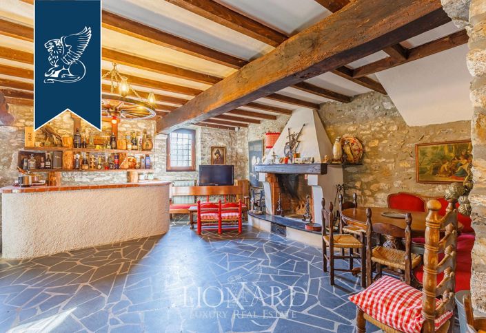 Image No.68-6 Bed Property for sale