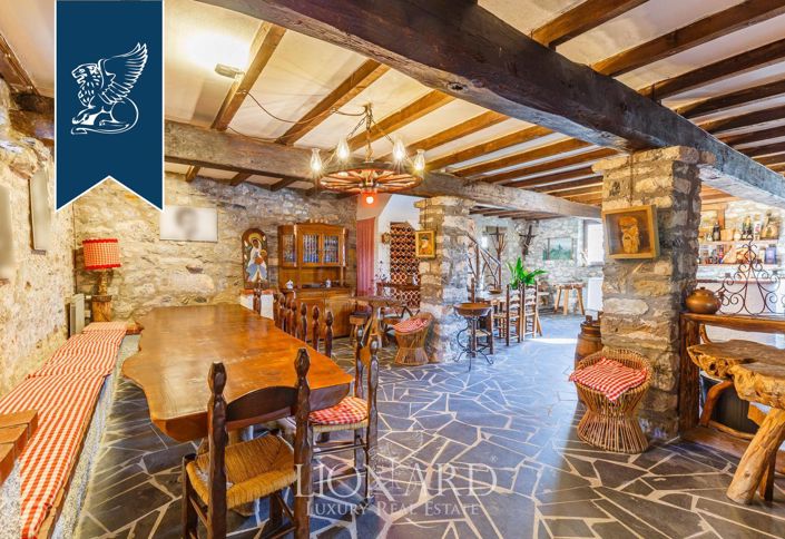 Image No.69-6 Bed Property for sale