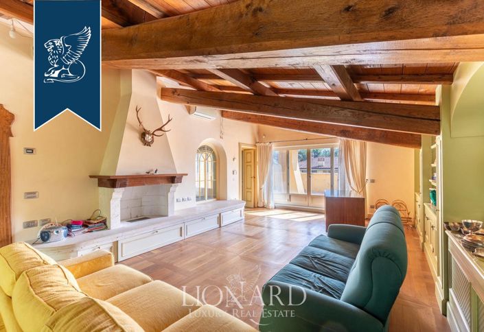 Image No.19-7 Bed Property for sale