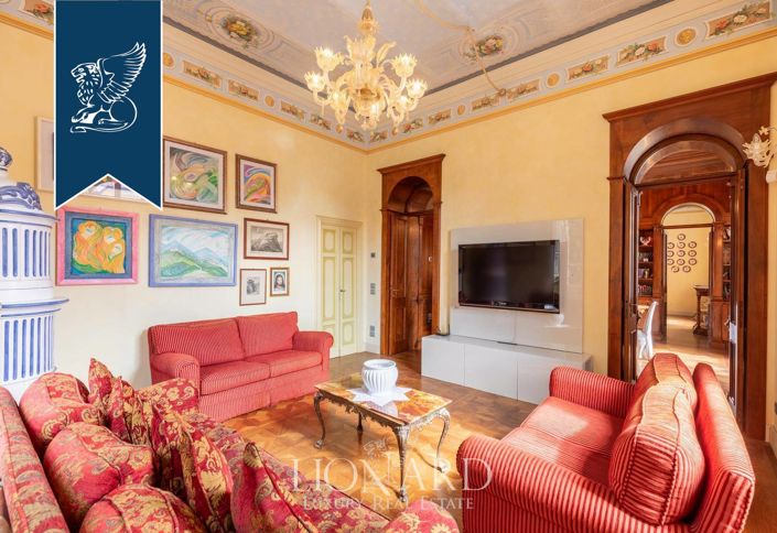 Image No.8-7 Bed Property for sale