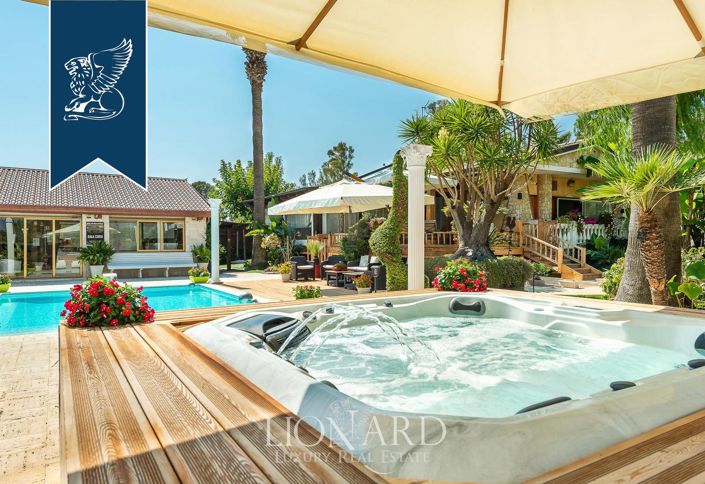 Image No.11-Villa de 10 chambres à vendre à Latina