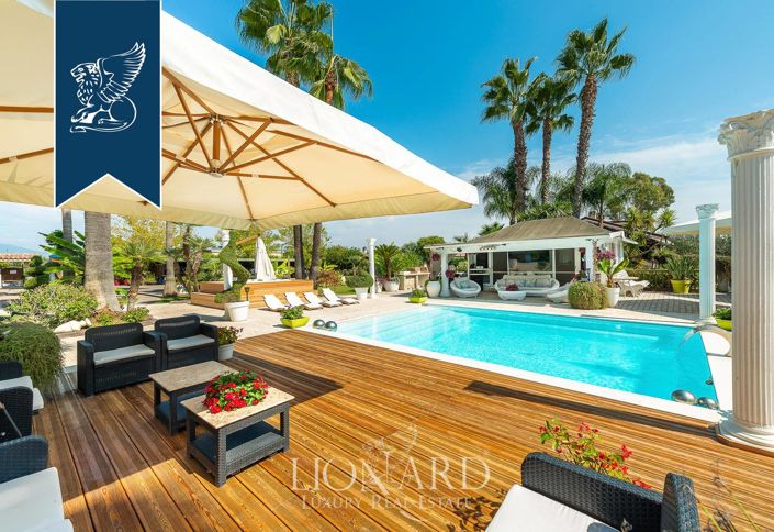 Image No.12-Villa de 10 chambres à vendre à Latina