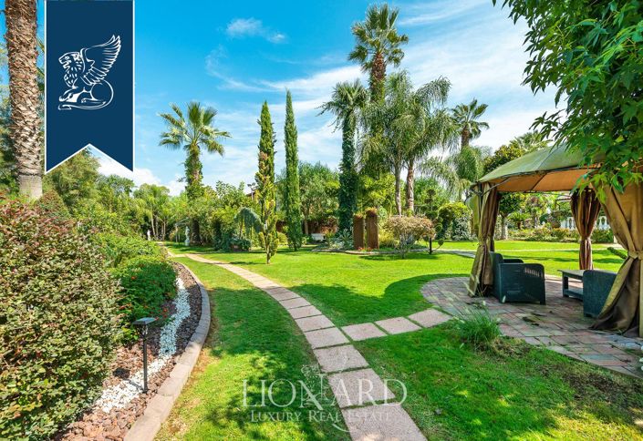 Image No.22-Villa de 10 chambres à vendre à Latina