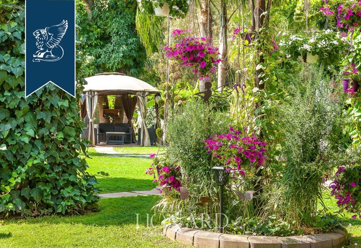 Image No.33-Villa de 10 chambres à vendre à Latina