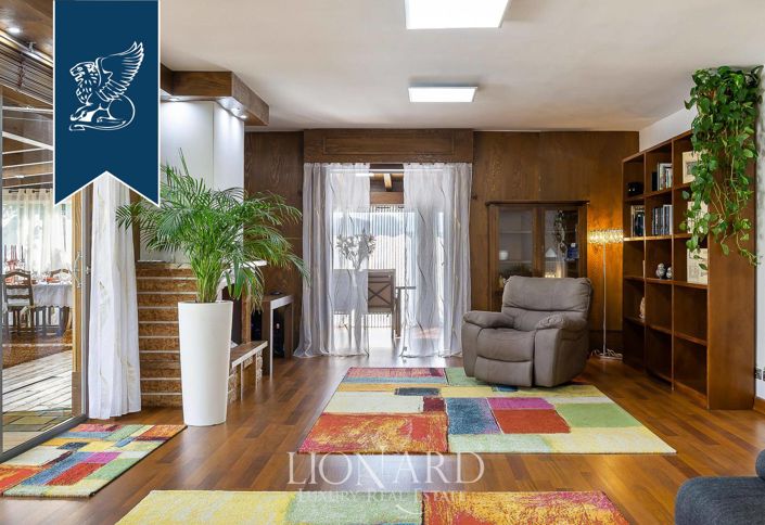 Image No.43-Villa de 10 chambres à vendre à Latina