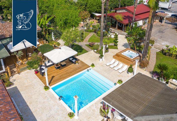 Image No.8-Villa de 10 chambres à vendre à Latina