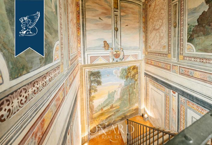 Image No.18-8 Bed Villa for sale