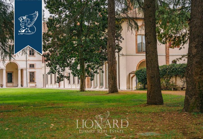 Image No.33-8 Bed Villa for sale