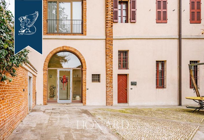 Image No.37-8 Bed Villa for sale