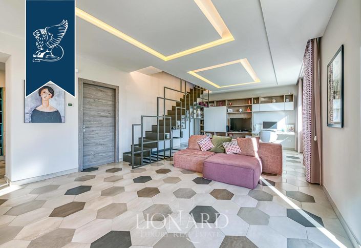 Image No.12-5 Bed Villa for sale