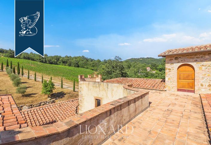 Image No.10-6 Bed Farmhouse for sale