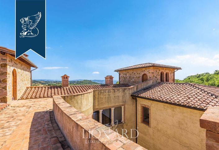 Image No.13-6 Bed Farmhouse for sale