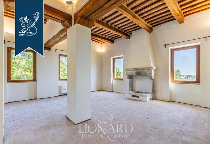 Image No.20-6 Bed Farmhouse for sale