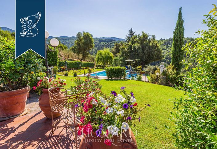 Image No.16-8 Bed Farmhouse for sale